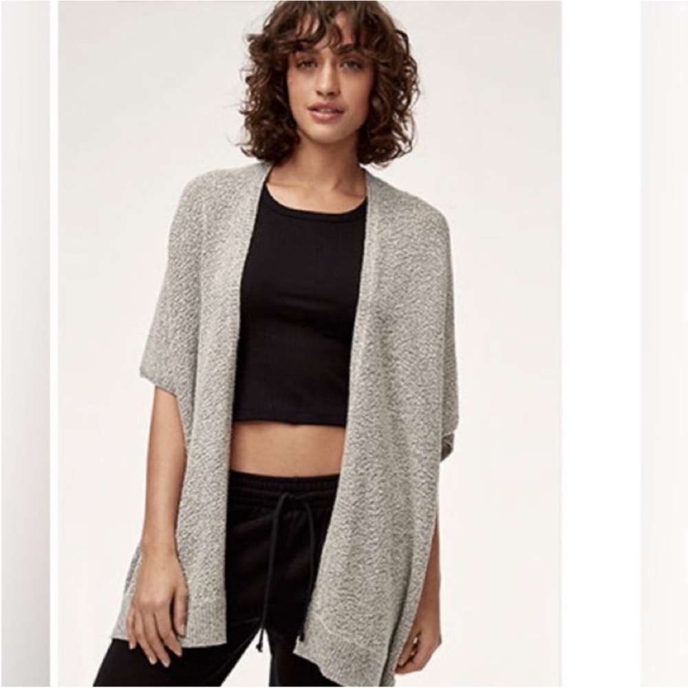 Elegant Women's Light Gray Cardigan